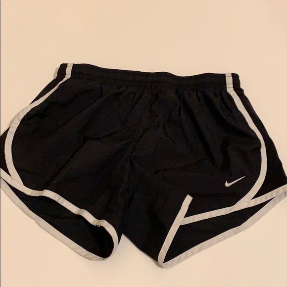 2 pairs of Nike shorts - Picture 2 of 4